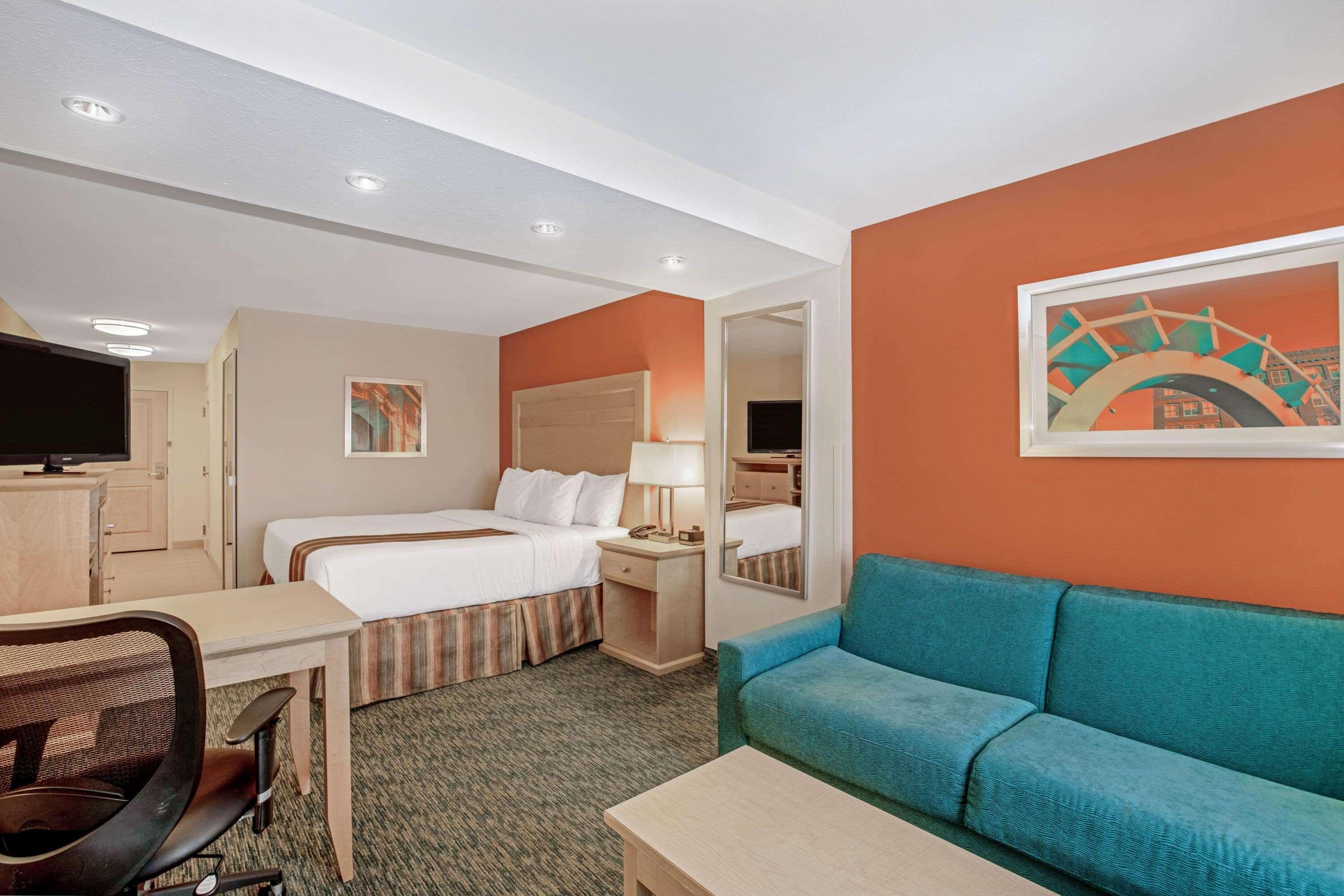 La Quinta By Wyndham Grand Forks Hotel Exterior photo