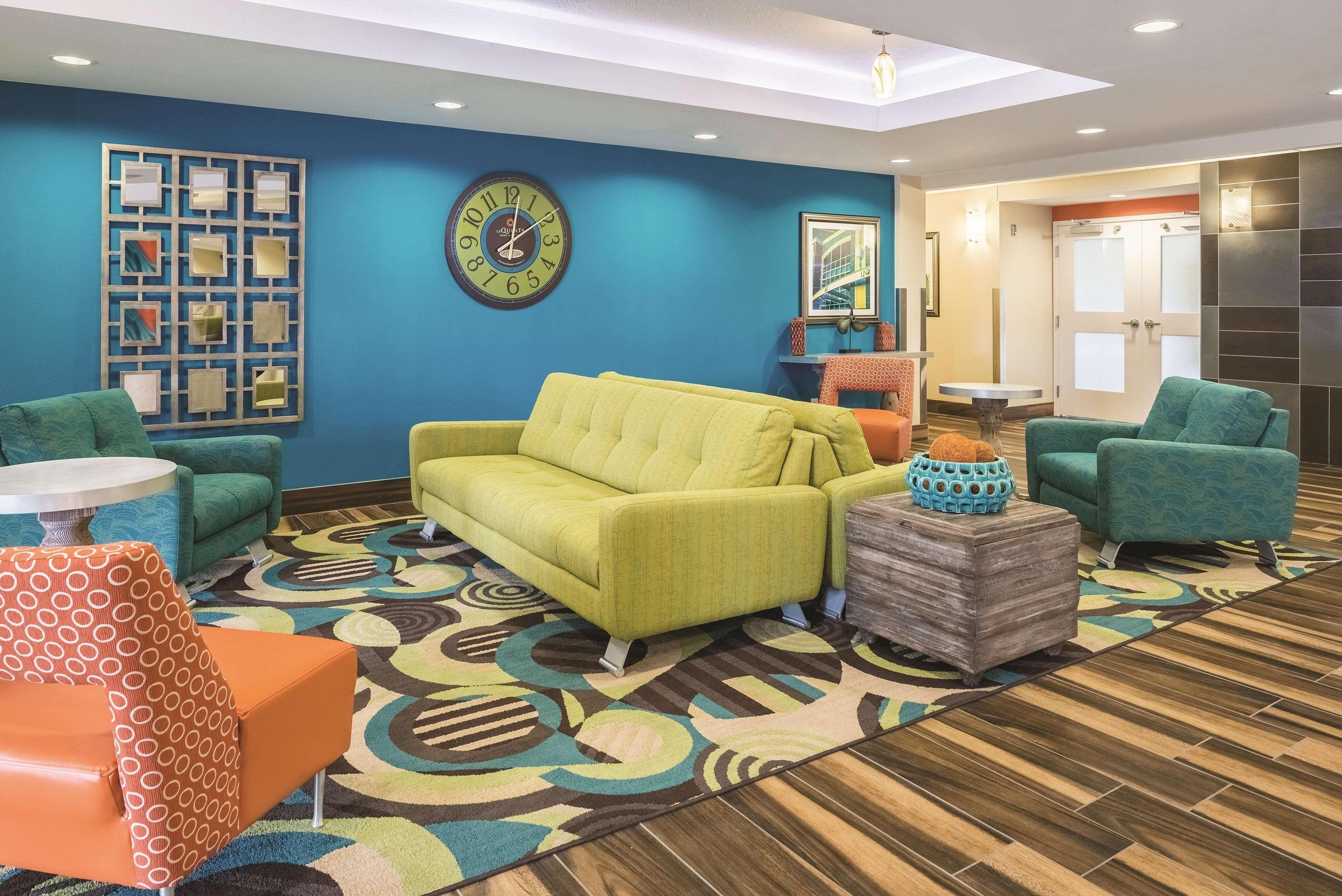 La Quinta By Wyndham Grand Forks Hotel Exterior photo