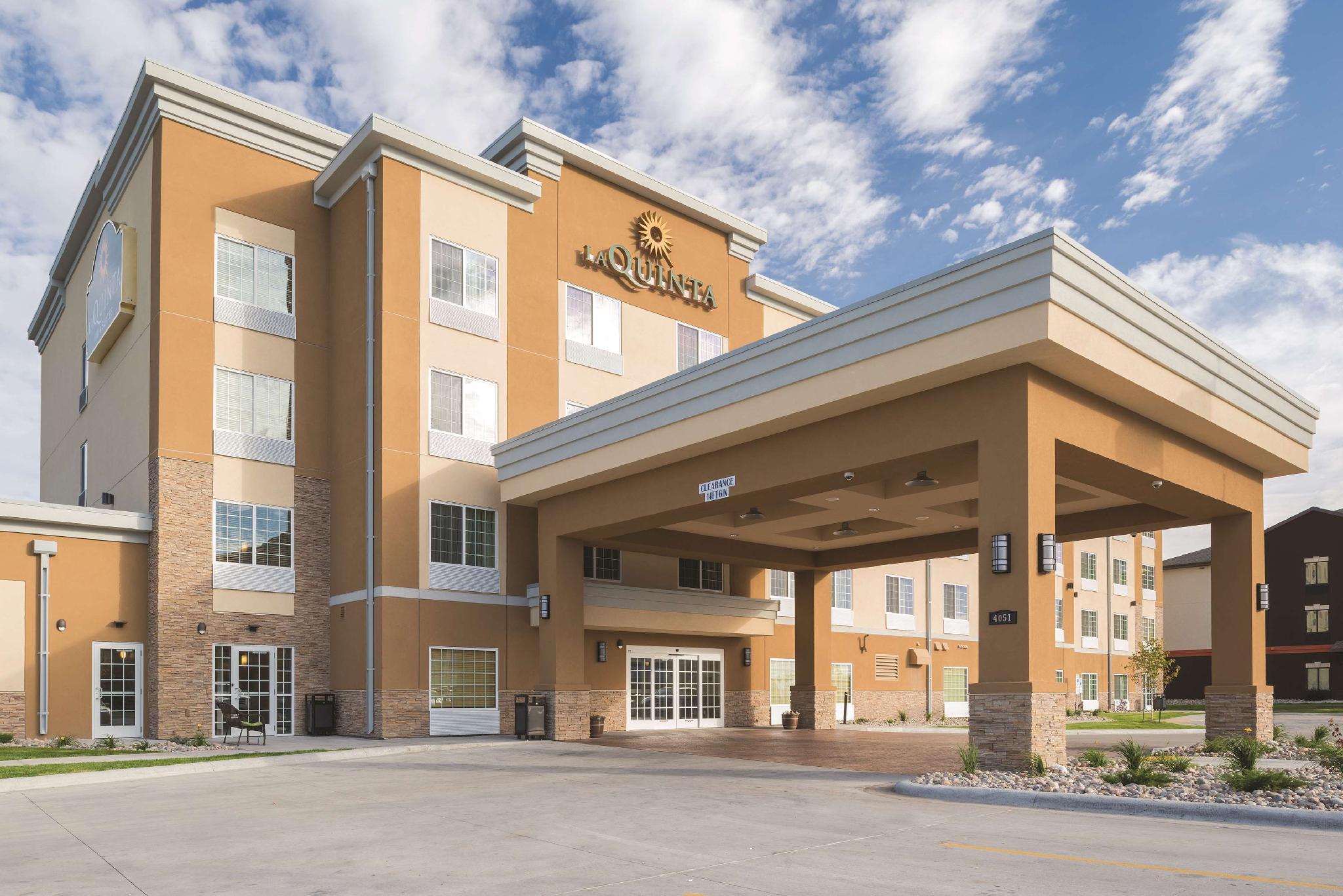 La Quinta By Wyndham Grand Forks Hotel Exterior photo